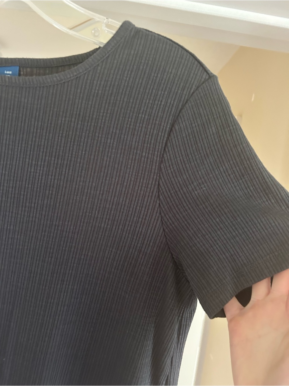 Old Navy Luxe Ribbed Crewneck Size XS Short Sleeve Top - Picture 3 of 4